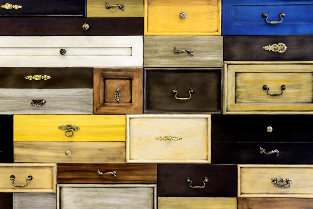 Replacing Your Drawers' Handles
